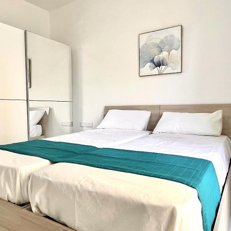 Condo With Patio Overlooking Piazza Gzira Bagian luar foto
